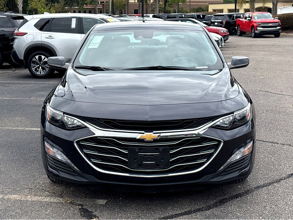2023 Chevrolet Malibu 1LT photo 2