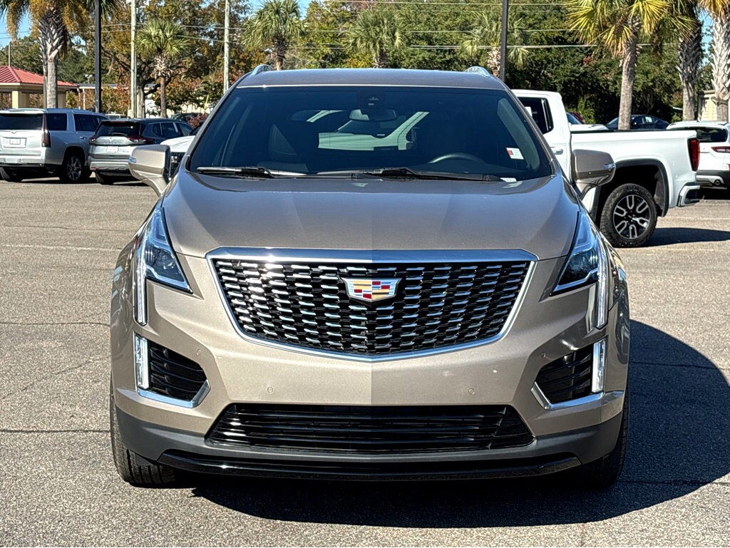 2022 Cadillac XT5 Luxury photo 2