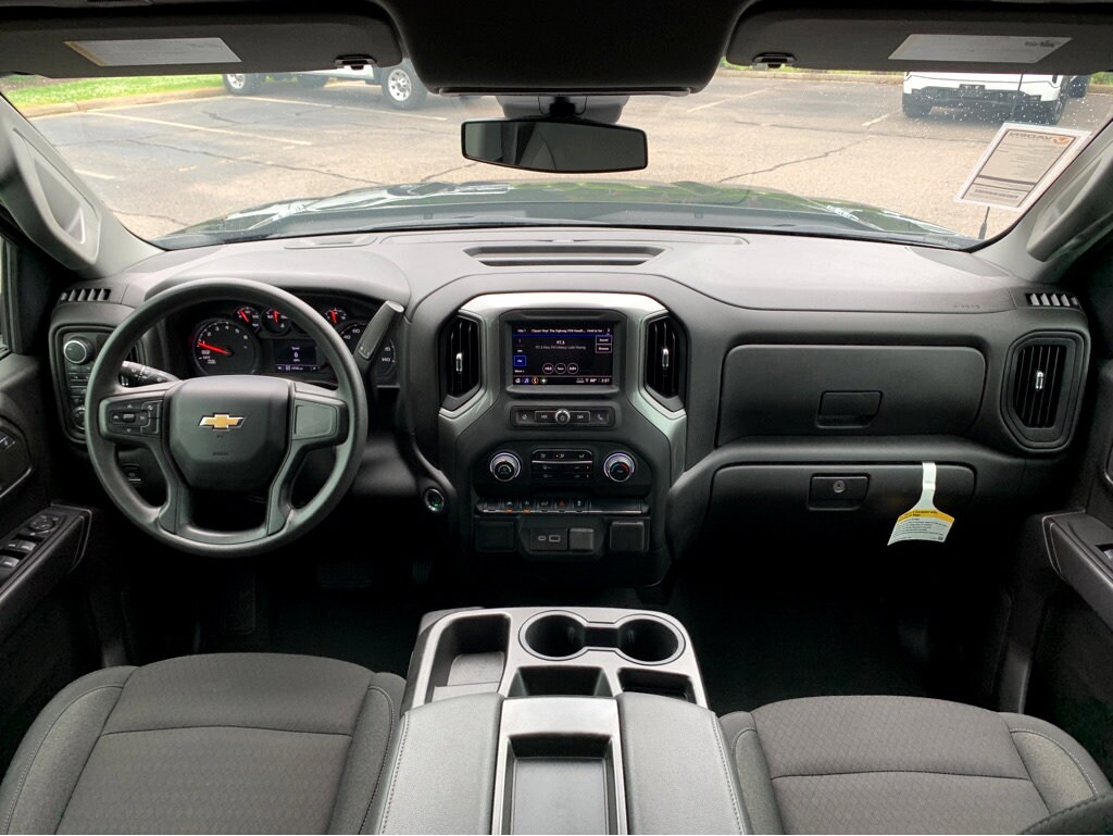 2024 Chevrolet Silverado 1500 Custom photo 4