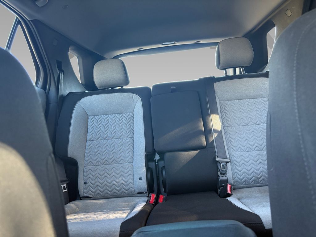 2023 Chevrolet Equinox LS photo 2