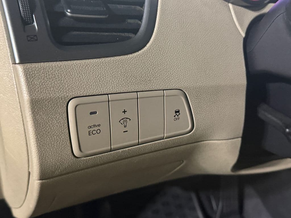 Used 2014 Hyundai Elantra SE Sedan