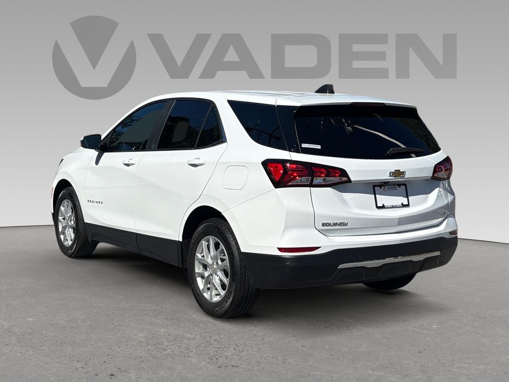 2023 Chevrolet Equinox LT photo 3