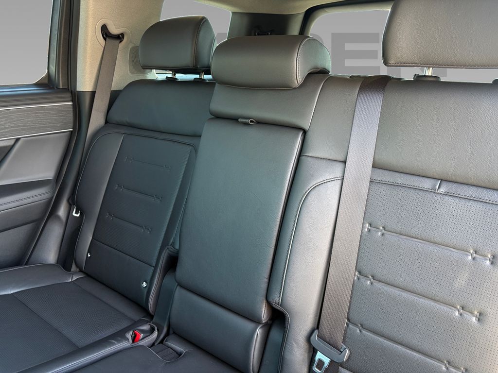 2024 Hyundai Santa Fe Limited photo 3