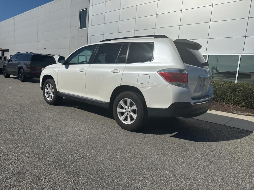 Used 2013 Toyota Highlander SE V6 SUV