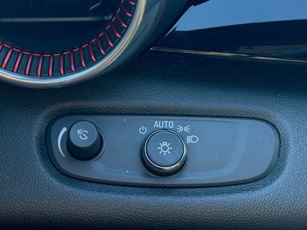 Used 2024 Chevrolet Trax 2RS SUV