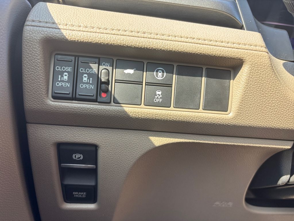2023 Honda Odyssey EX-L photo 2