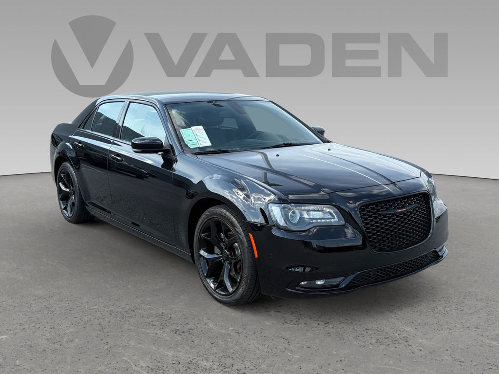 2021 Chrysler 300 S's photo