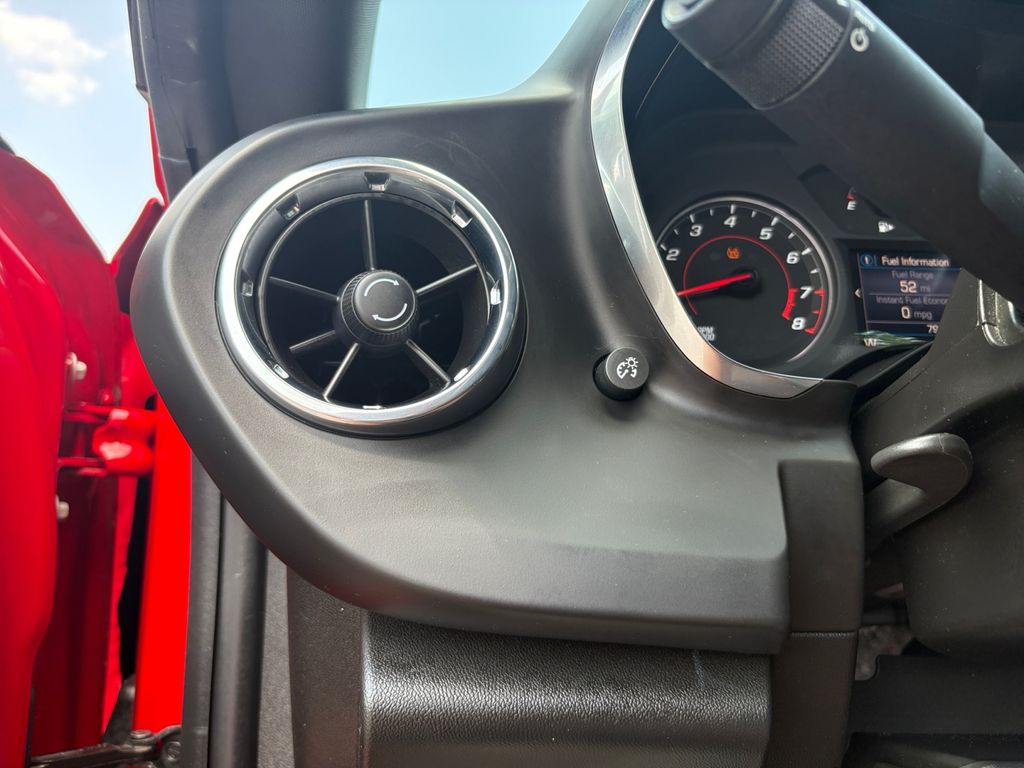 2021 Chevrolet Camaro 1LT photo 4