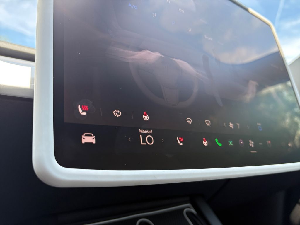 2023 Tesla Model 3 Performance photo 4