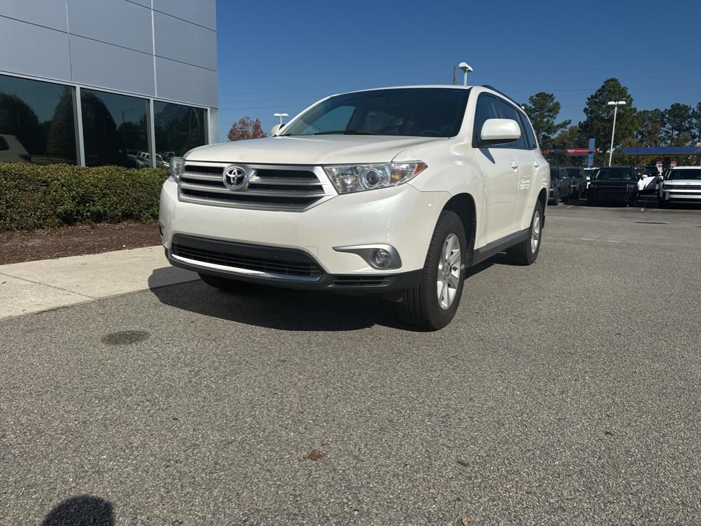 Used 2013 Toyota Highlander SE V6 SUV