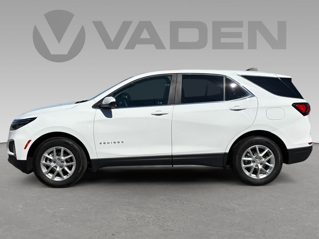 2023 Chevrolet Equinox LT photo 2