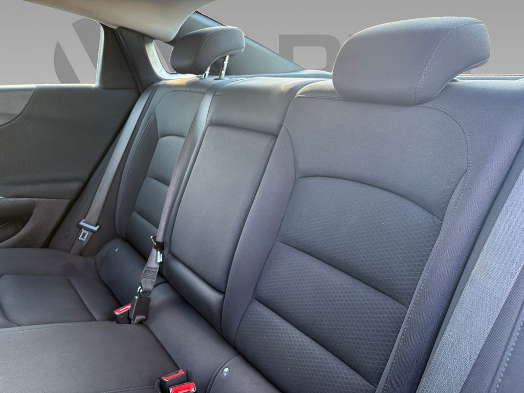 2023 Chevrolet Malibu 1LT photo 4