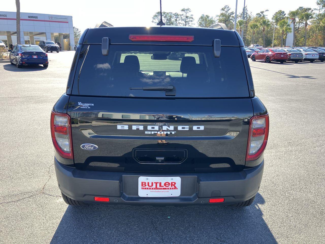 2023 Ford Bronco Sport Outer Banks photo 2
