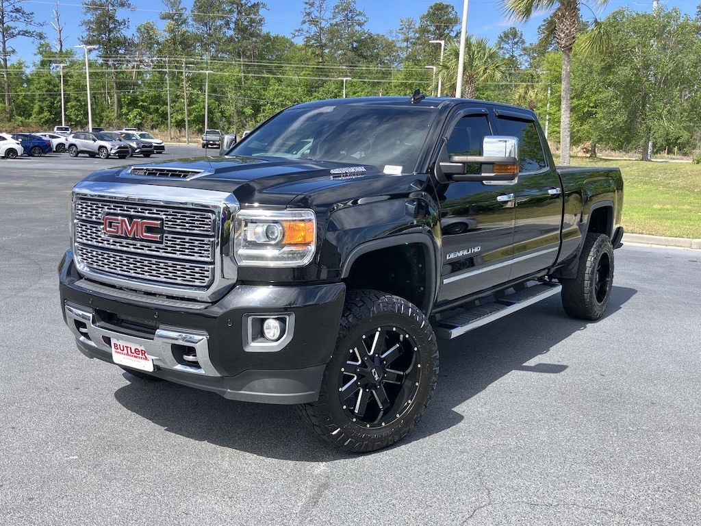 Used 2018 GMC Sierra 2500HD Denali Truck Crew Cab