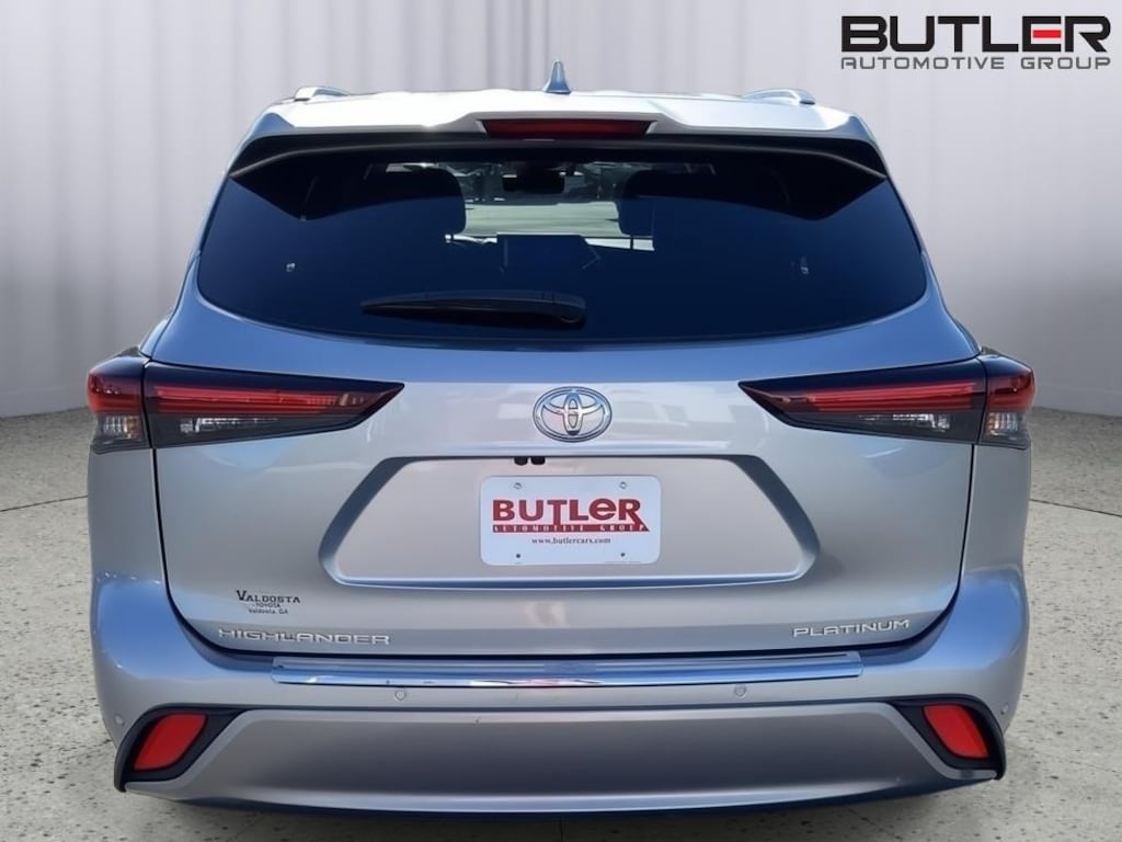 Used 2024 Toyota Highlander Platinum SUV