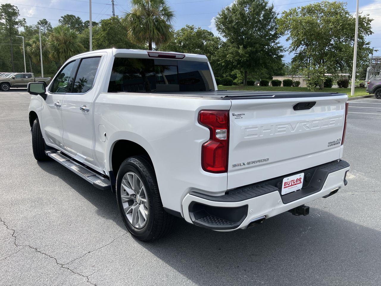 2021 Chevrolet Silverado 1500 High Country photo 2