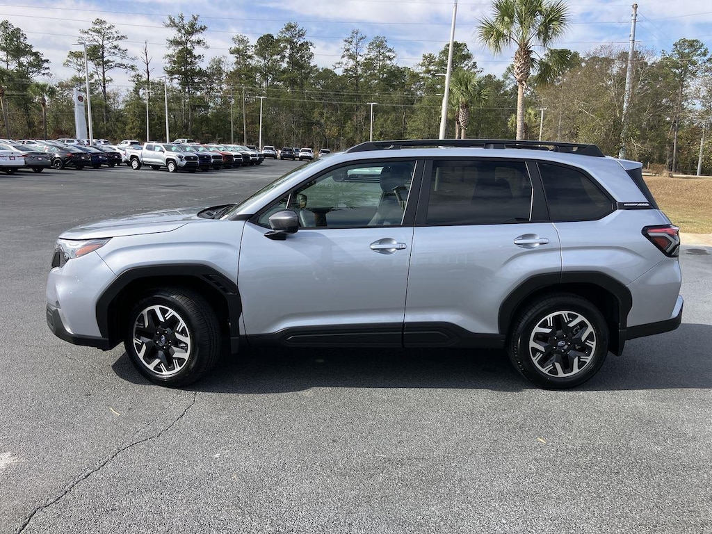 2025 Subaru Forester Premium Base photo 3