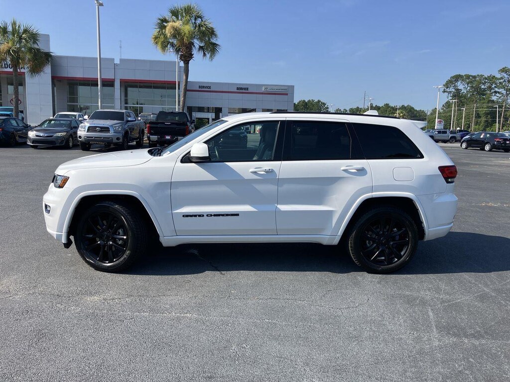 Used 2019 Jeep Grand Cherokee Laredo SUV