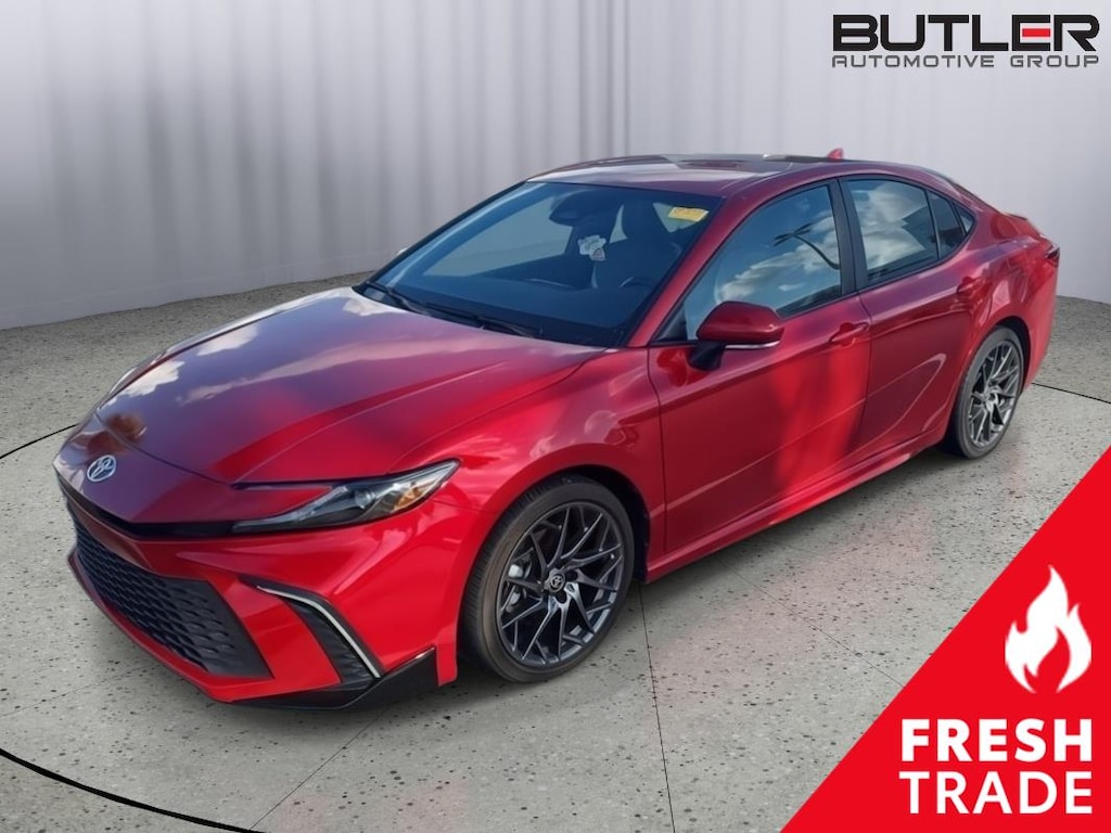 Used 2025 Toyota Camry SE Sedan