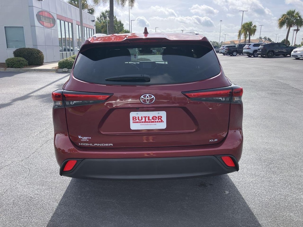 Used 2022 Toyota Highlander XLE SUV