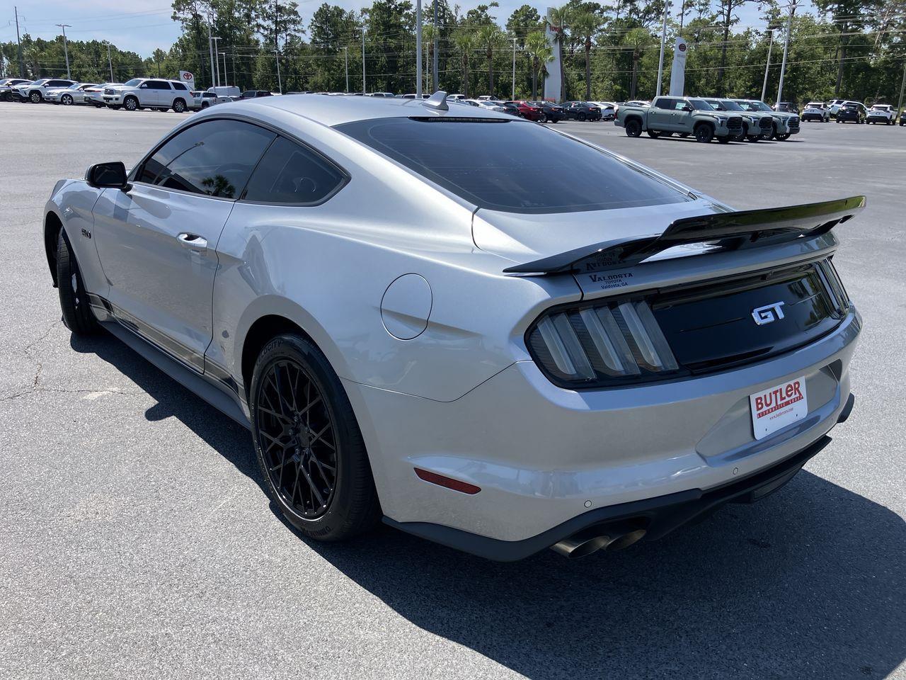 2022 Ford Mustang GT Premium photo 3