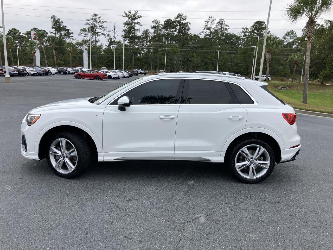 2020 Audi Q3 45 TFSI S line Premium photo 2