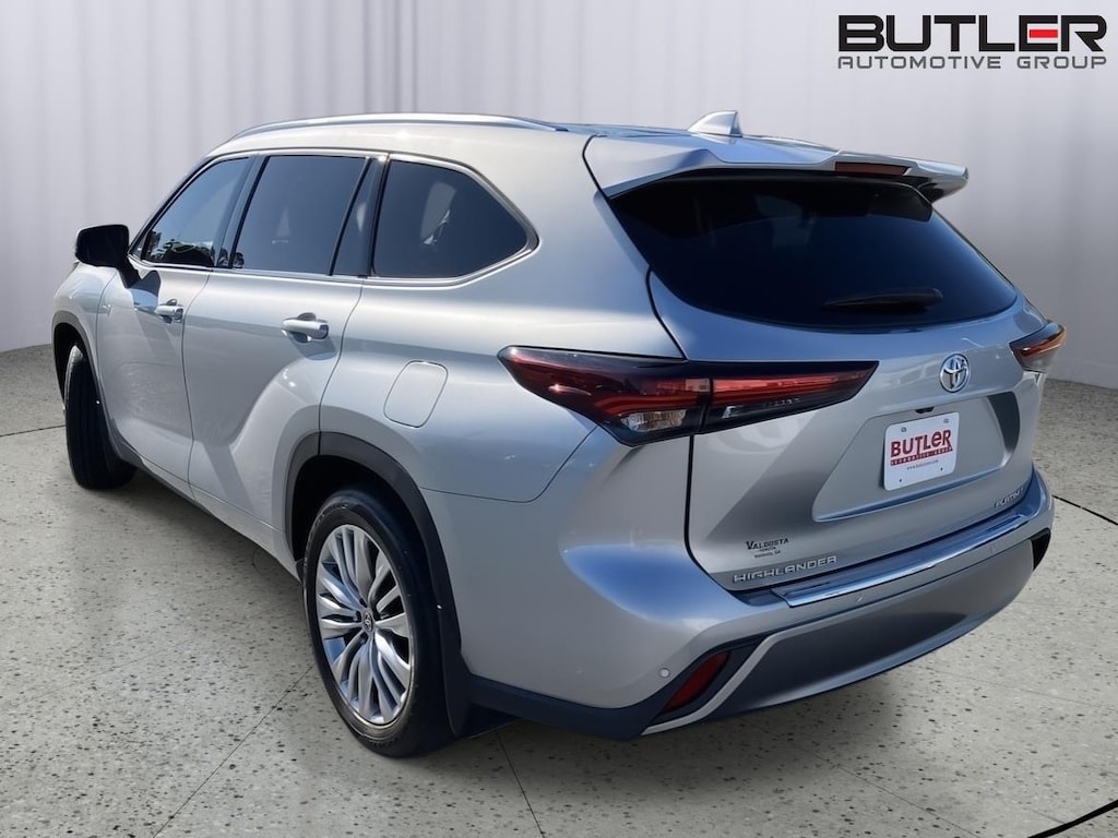 Used 2024 Toyota Highlander Platinum SUV
