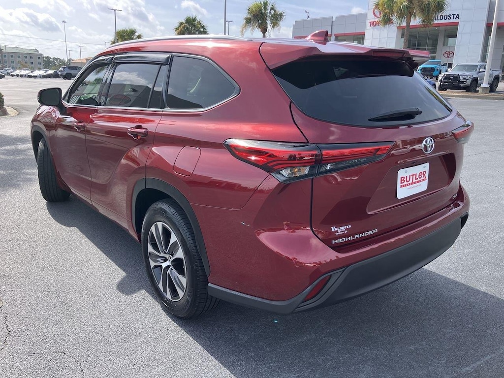 Used 2022 Toyota Highlander XLE SUV