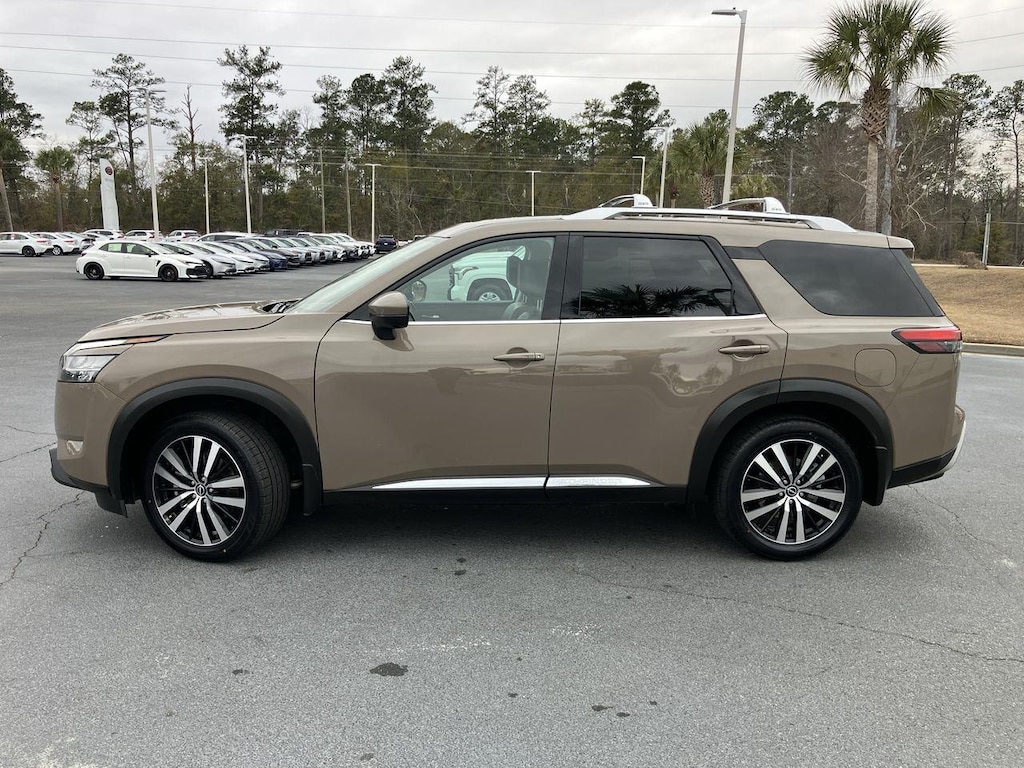 Used 2023 Nissan Pathfinder Platinum SUV