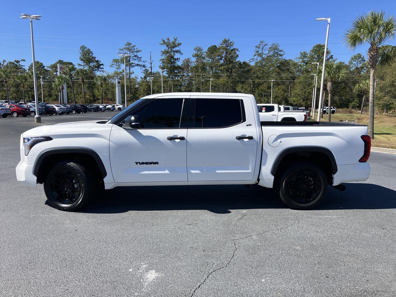 2023 Toyota Tundra SR5 CrewMax photo 2
