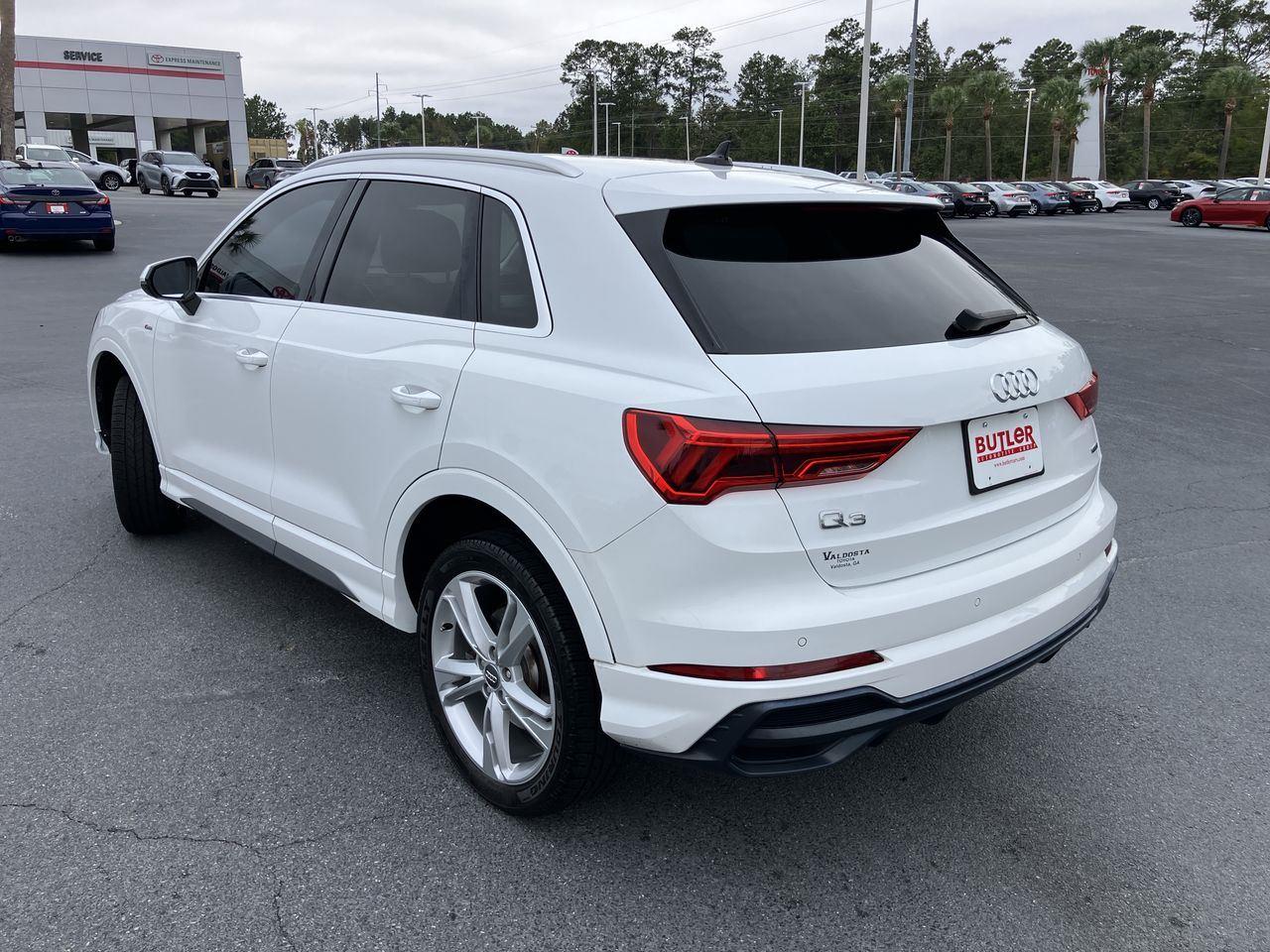 2020 Audi Q3 45 TFSI S line Premium photo 3