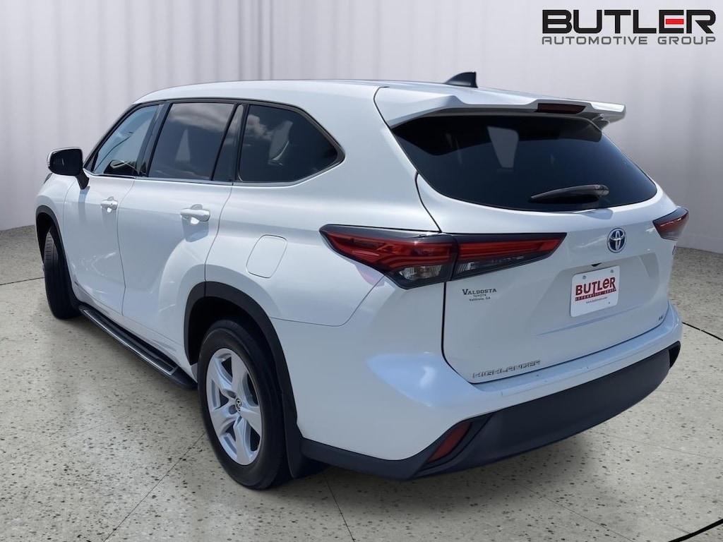 Used 2022 Toyota Highlander Hybrid LE SUV