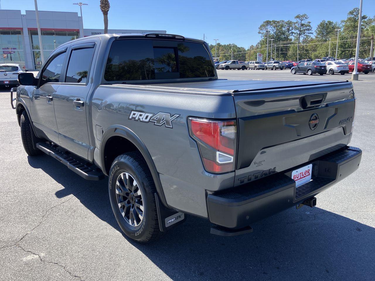 2021 Nissan Titan PRO-4X Crew Cab photo 3