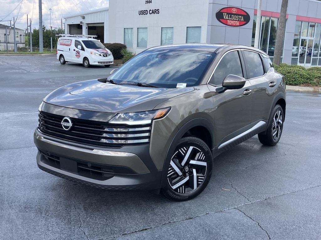 Used 2025 Nissan Kicks SV SUV