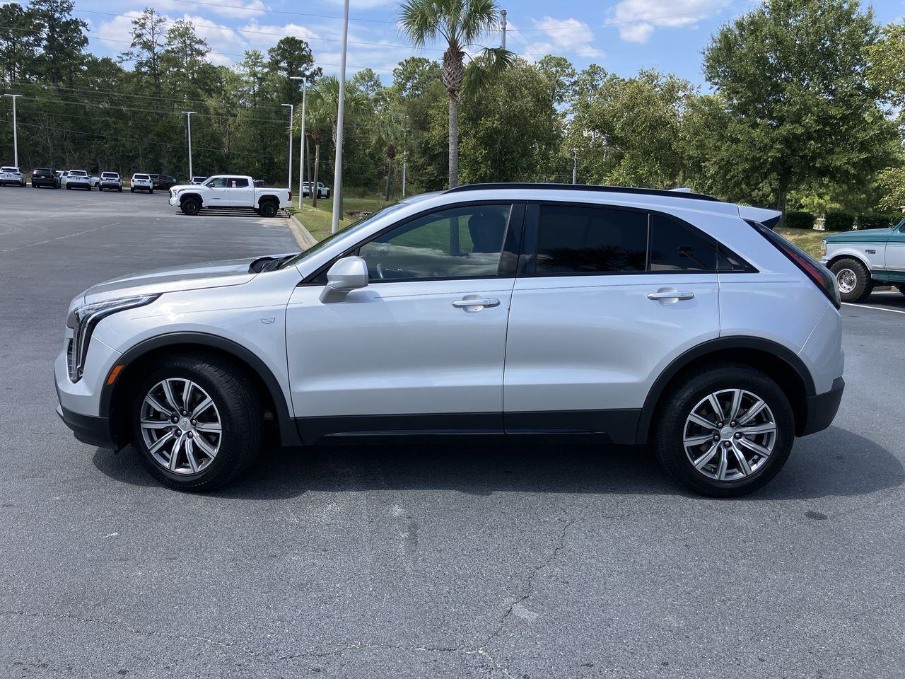 2020 Cadillac XT4 Sport photo 2