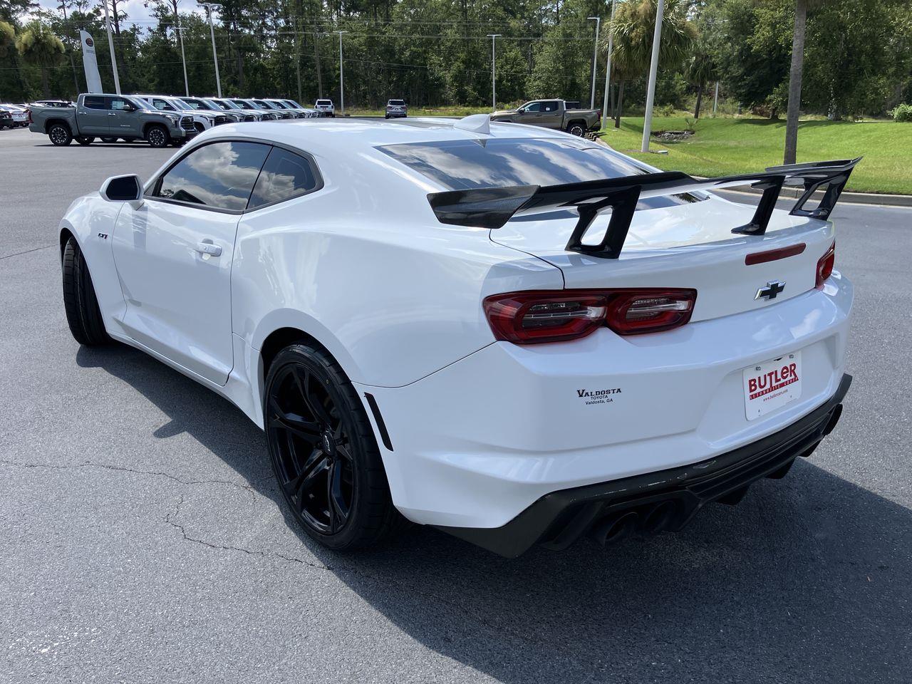 2021 Chevrolet Camaro LT1 photo 3