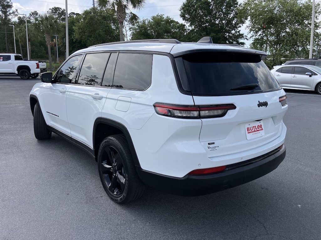 Used 2023 Jeep Grand Cherokee L L Laredo SUV