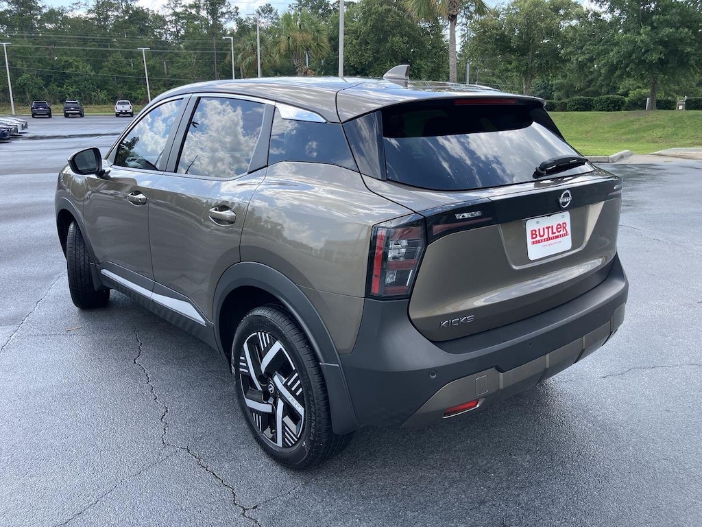 Used 2025 Nissan Kicks SV SUV