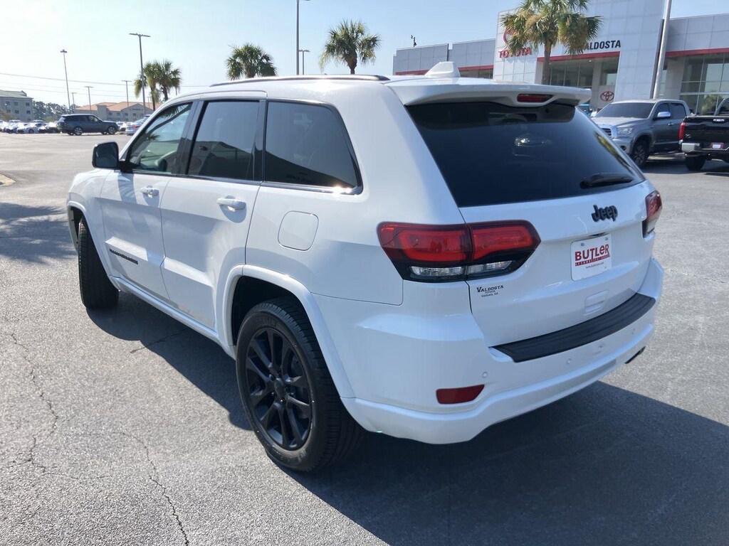 Used 2019 Jeep Grand Cherokee Laredo SUV