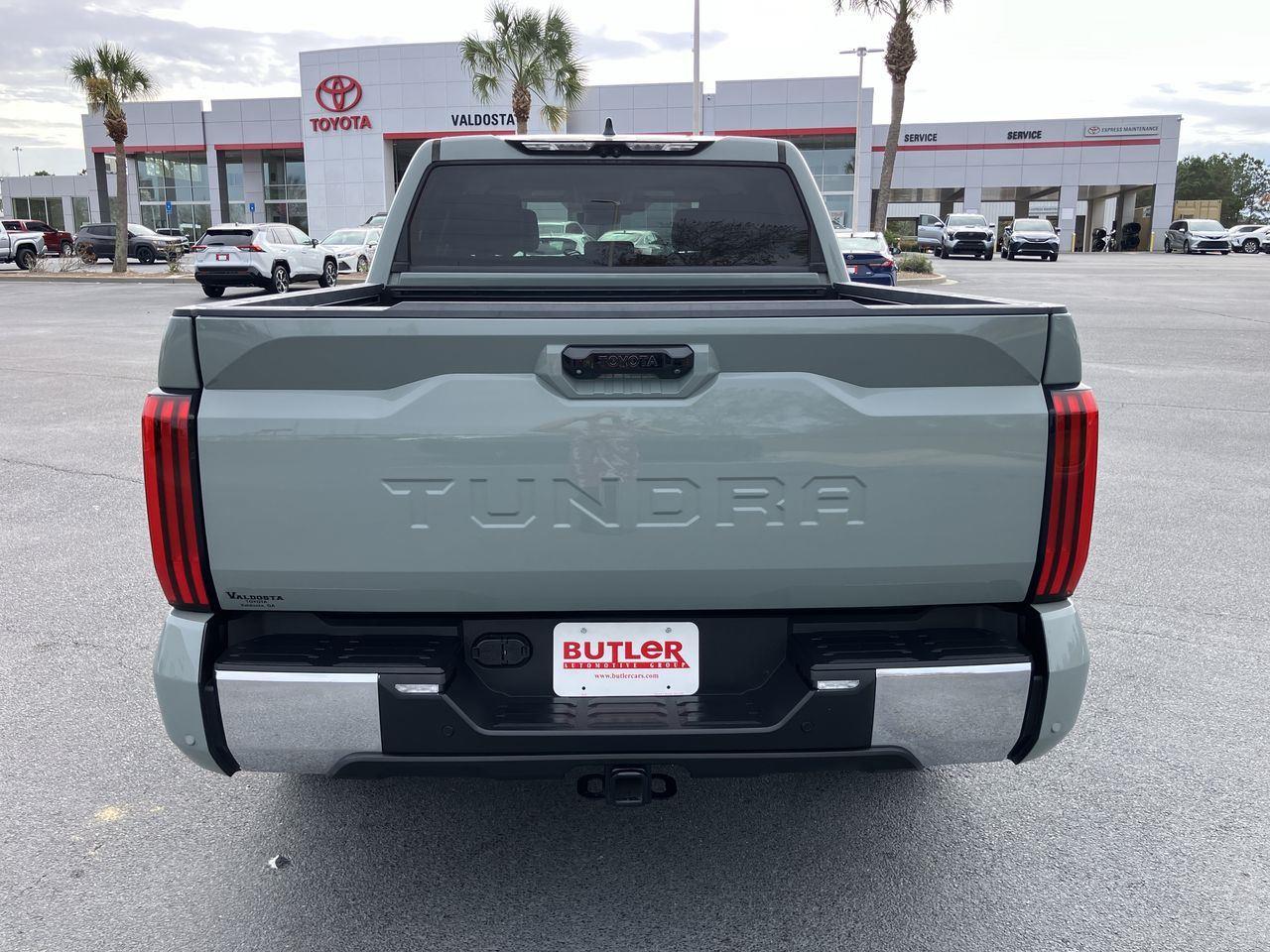 2022 Toyota Tundra SR5 CrewMax photo 4