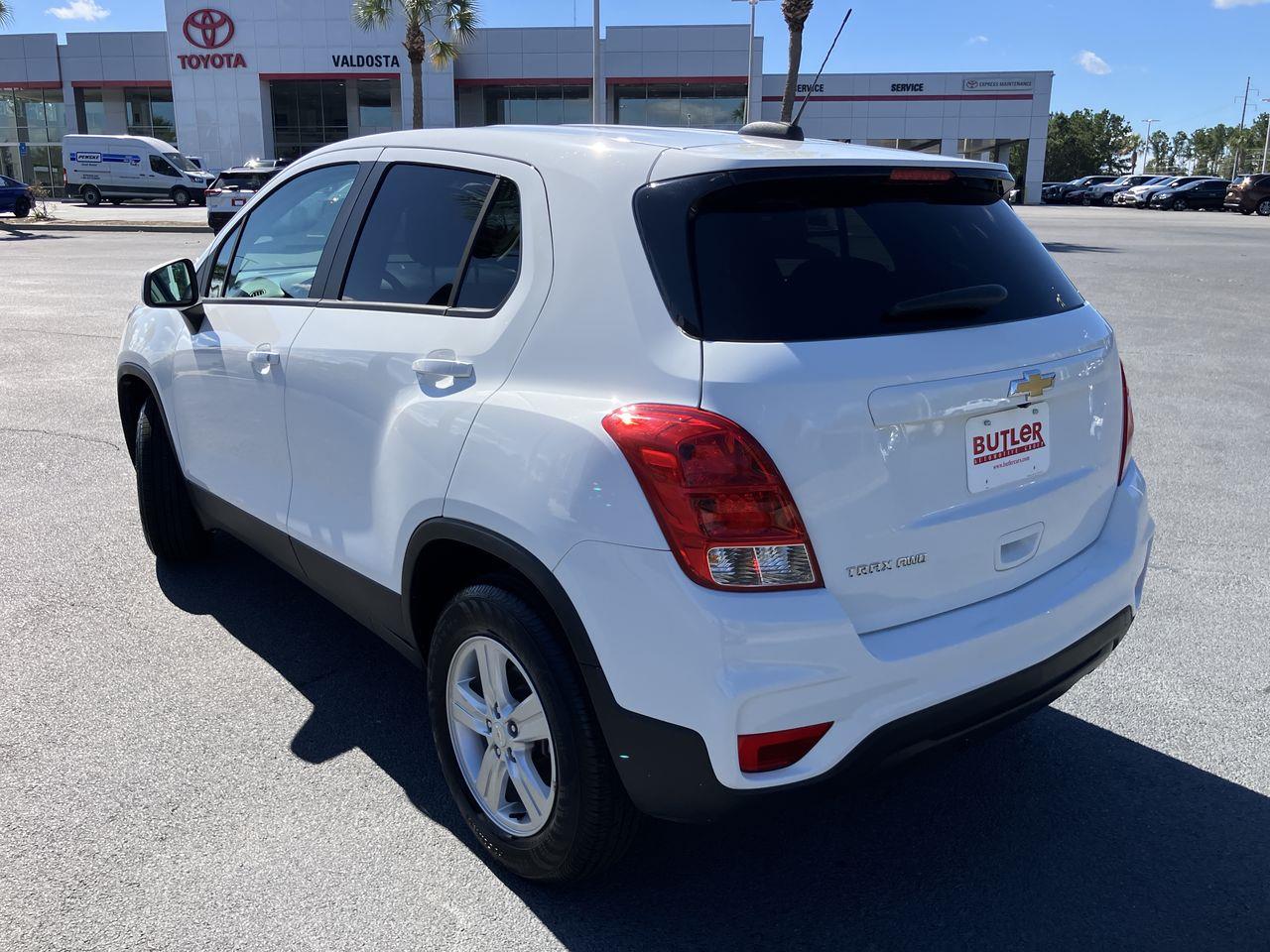 2022 Chevrolet Trax LS photo 3