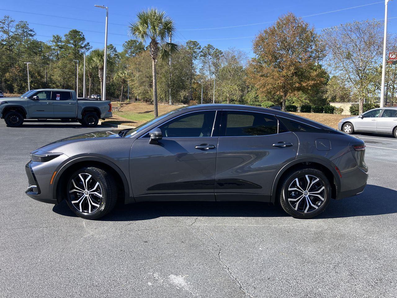 2023 Toyota Crown Limited photo 2