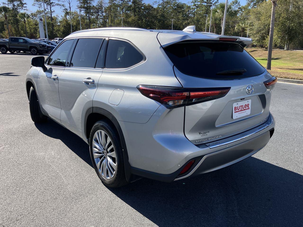 2024 Toyota Highlander Platinum photo 3