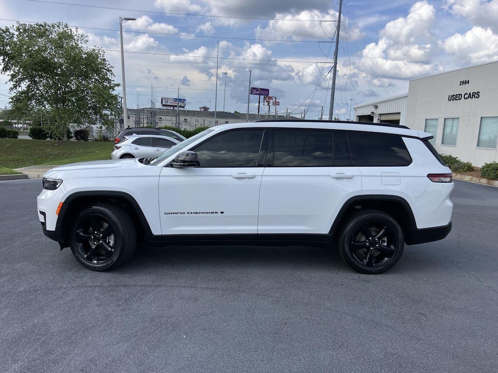 Used 2023 Jeep Grand Cherokee L L Laredo SUV