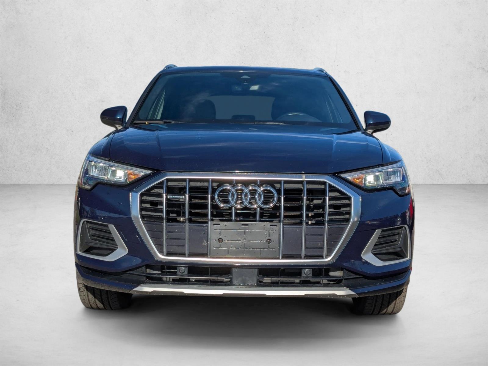 2020 Audi Q3 45 TFSI Premium photo 2