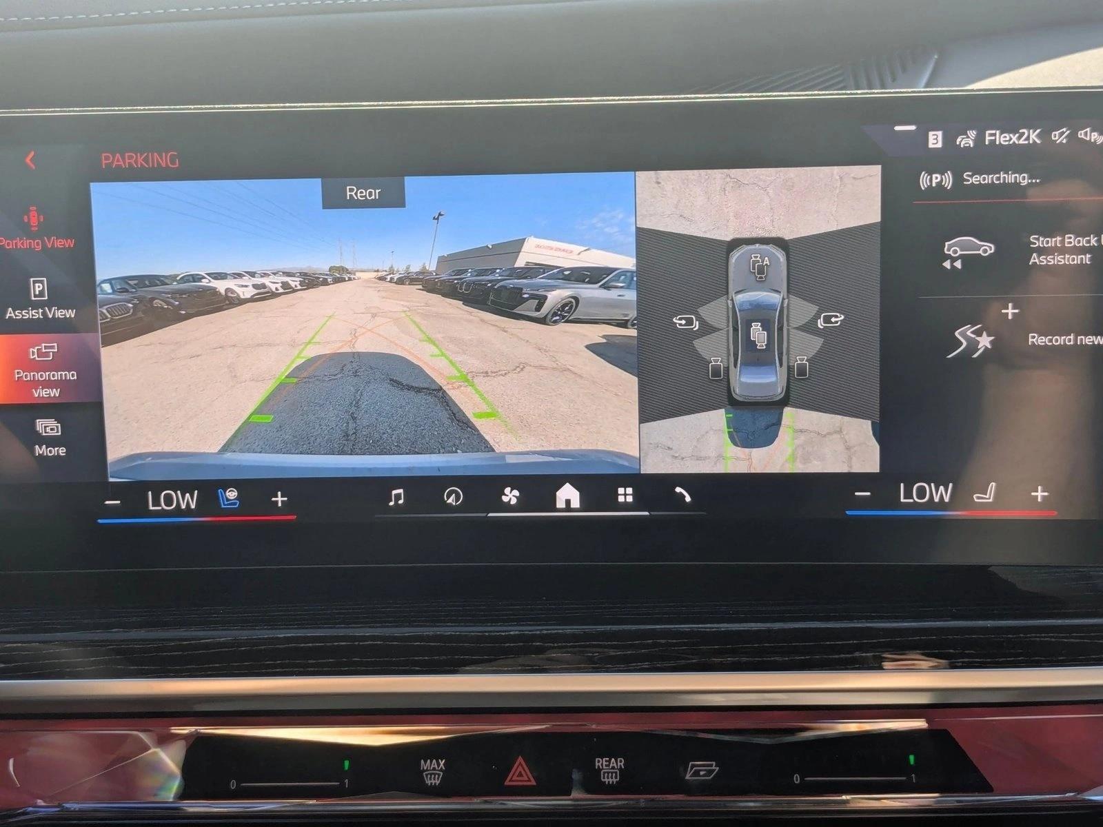 2025 BMW 7 Series 750e - Photo 14