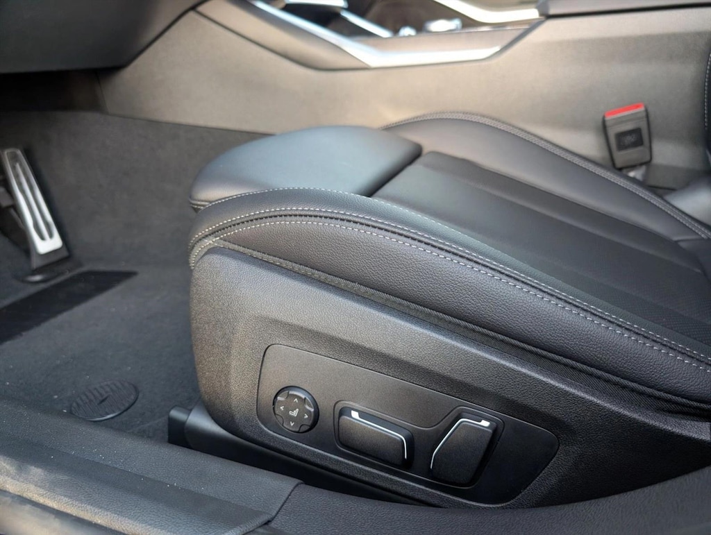 New 2026 BMW 330i NA Sedan