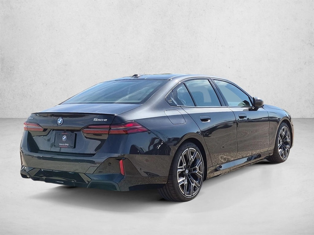 New 2027 BMW 550e xDrive Sedan
