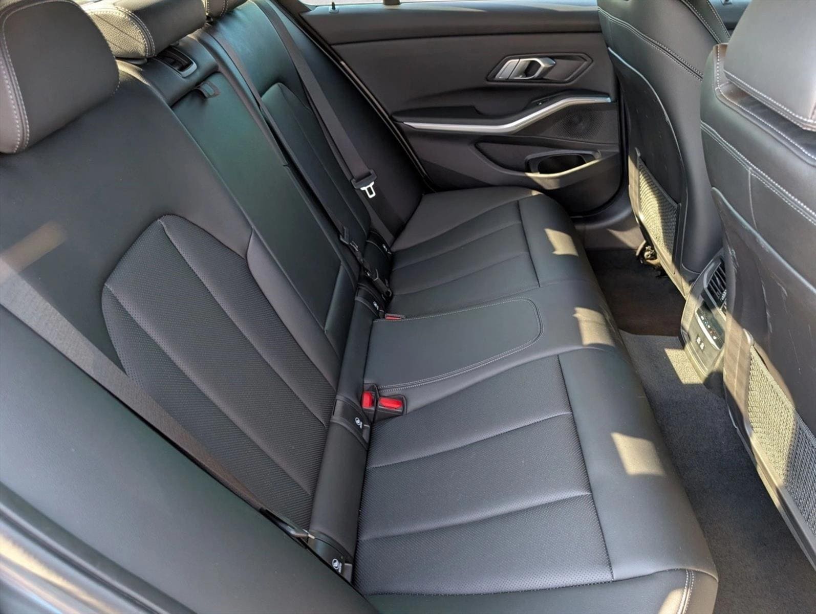 2023 BMW 3 Series 330i - Photo 21
