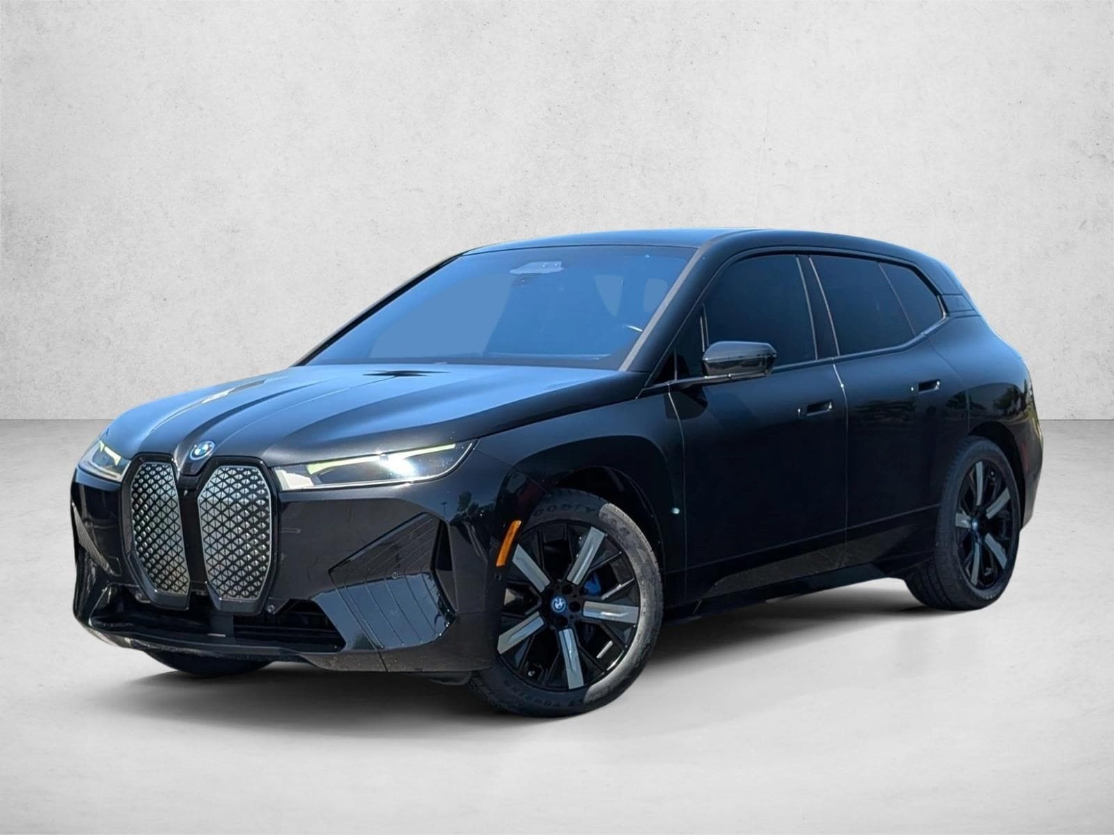 2024 BMW iX xDrive50's photo